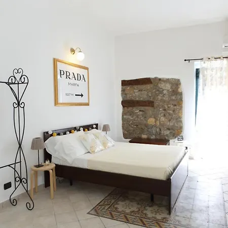 Apartman Coastal Seaview & Balcony Street View