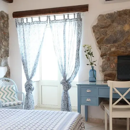 Coastal Seaview & Balcony Street View Apartament Cefalù