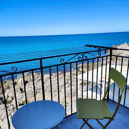 Apartment Coastal Seaview & Balcony Street View *