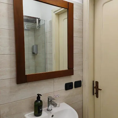 Coastal Seaview & Balcony Street View Apartment