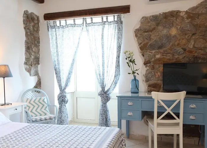 Coastal Seaview & Balcony Street View Apartment Cefalu