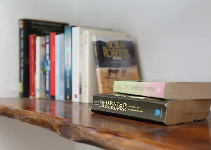 Apartment Coastal Seaview & Balcony Street View