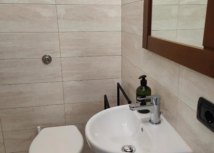 Apartment Coastal Seaview & Balcony Street View